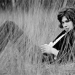 “Nick Drake. The sweet suggestion of the pink moon” di Luca Ferrari