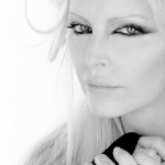 Bla bla bla: l’autobiografia di Patty Pravo scontata su Ibs